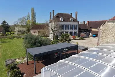 Image de Maison de Maître de caractère - piscine chauffée