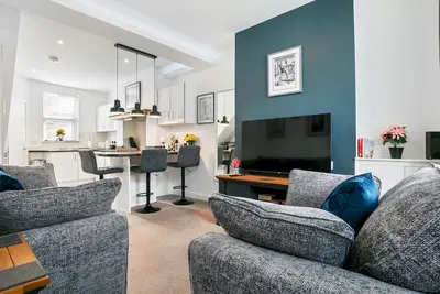 Image de Refurbished 2 Bed Close To City - Pass The Keys