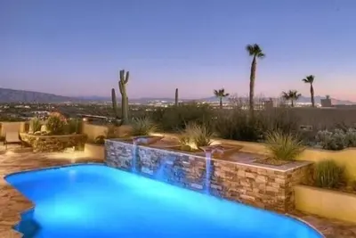 Image de Cimarron: Spectacular city and mountain views, pool, hot tub, and more!