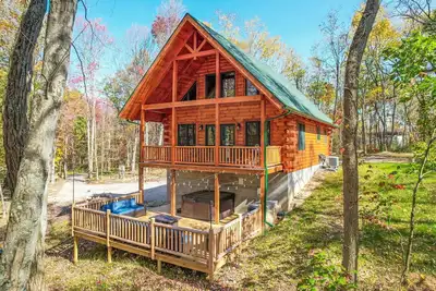 Image de Authentic Log Cabin - Sleeps 10 - Hot Tub - Fire Pit - Hocking Hills