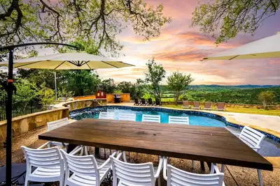 Image de The Hilltop Grand Oasis