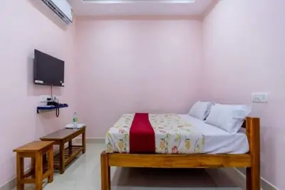 Deluxe Room - Happy Inn