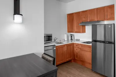 Image de Tampa Bay Retreat: Kitchen Suites, Outdoor Pool & Breakfast | 4 Units