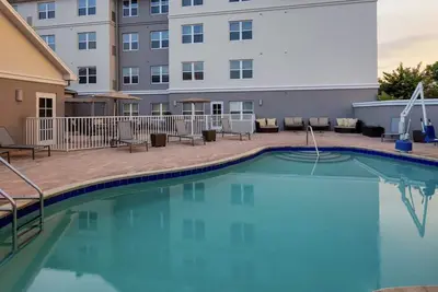 Image de Extended Tampa Getaway: Full Kitchen Suites, Pets Welcome! | 3 Units