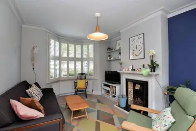 Image de 3 Bed House with Garden - near Lloyd Park