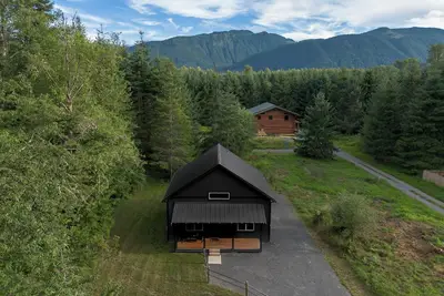 Image de Mt Rainier Retreat-Views, Hot tub, Ev, Heated deck