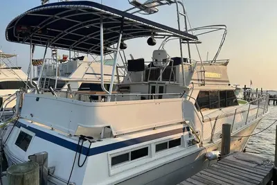 Image de Athena - Viking Motor yacht at the Dock