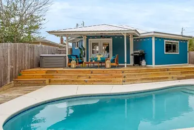 Image de Beach cottage w/private pool & hot tub