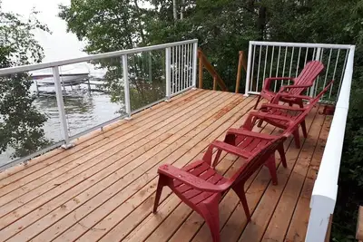Image de Waterfront cabin at Pigeon Lake! July 5 to 12 still available!