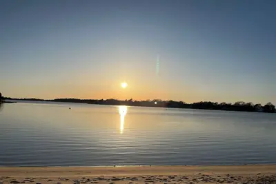 Image de Walk 600' to the beach. 3 Bed, 2 Bath home on beautiful Cape Cod in Pocasset, Ma