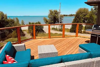 Image de Lakefront Executive Vacation Home on the shores of Lake Huron