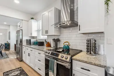 Image de The Believeland Bungalow