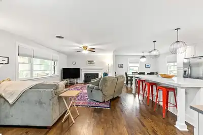 Image de Richmond Hosting Home\n\n