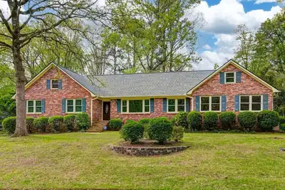 Image de The Quail's Nest of Harbison | Sleeps 8