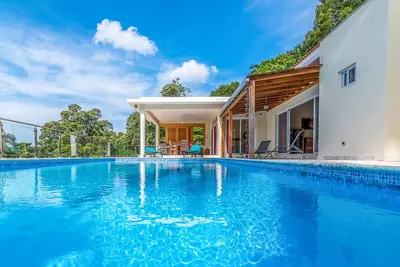 Image de 4 Br Modern Villa Close to the Beach