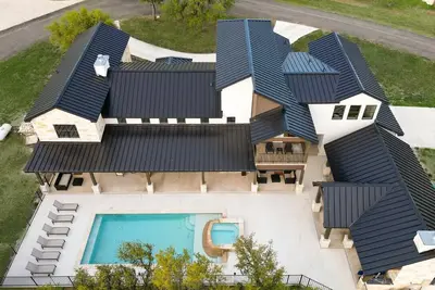 Image de Near Frio~Free Golf~Pool~Hot tub~Two Kitchens~For 30