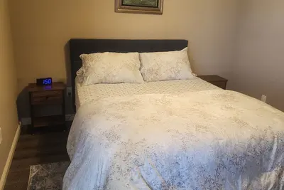 Image de 3 bedroom 1 bath above garage guest house