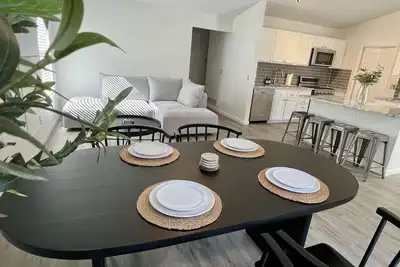 Image de 5-min to Easton! Modern home nestled in peaceful cul-de-sac in Gahanna!