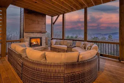 Image de Boundless Views - Pet Friendly | Hot Tub | Panoramic Mountain Views