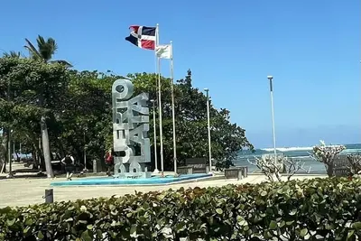 Image de Vip:1 Bedroom Suite, wifi, kitchen, and roundtrip shuttle to + from the airport.