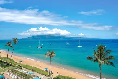 Image de Maui Resort Rentals: The Whaler 707 - Luxuriously Remodeled 7th Floor 1br/2ba w/ Stunning Ocean and Mountain Views!