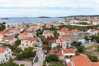 Image de Appartement de trois chambres avec la terrasse Rogoznica (A-22143-a)