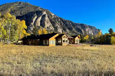 Image de Close to Hot Springs: Chalk Creek Meadows Home!
