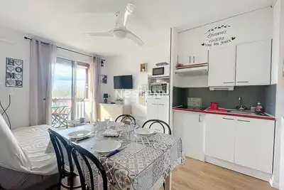 Image de T2 cosy avec parking à 500m de la plage