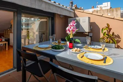 Image de Duplex cosy à 50m de la plage avec grande terrasse et parking à Palamós.