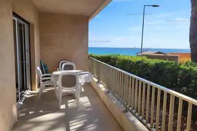 Image de Appartement pieds dans le sable au Parc de Cavalaire - Climatisé