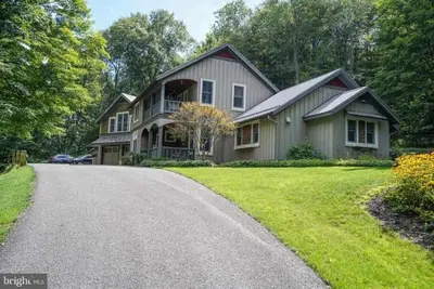 Image de Elegant Home Away: Hot Tub, Game Room, Kid Friendly!