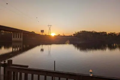 Image de Wonderful cottage on the Tennessee River Crump Tn.