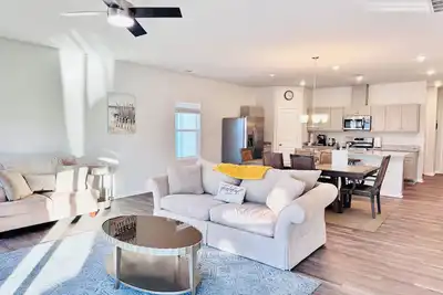 Image de Southport Bliss: Beach Retreat!