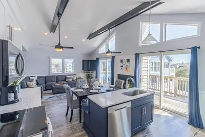 Image de Pet-friendly oceanside Corolla home w/ a private pool & hot tub!