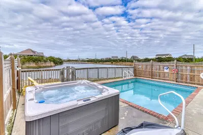 Image de Pet-friendly canalfront home in Avon w/ private pool and hot tub!