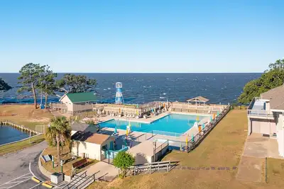 Image de Soundside home in Kdh w/ hot tub & lots of community amenities including a pool!