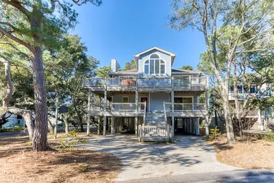 Image de Well appointed Obx beach house with access to community pool and tennis courts