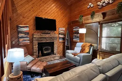 Image de Secluded Ga Cabin on 3 acres, 10 minutes from Historic Downtown Newnan, Ga