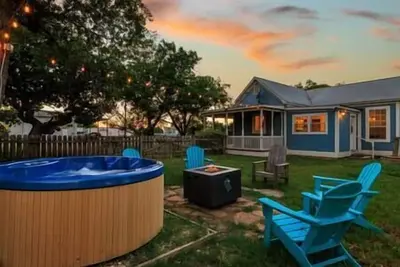 Image de Fredericksburg Farmhouse, Wine Country, Hot Tub