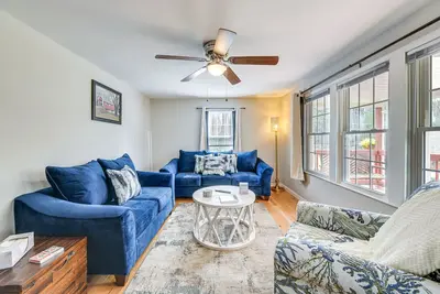 Image de Toano Home w/ Screened Porch: Steps to Lake!