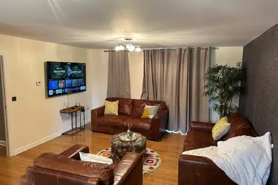 Image de Tony's Court is a beautifully furnished 2 bedrooms apartment with 1 ensuite room