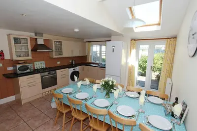 Image de South Seas, Tenby - Cinq Chambres Gîte, Couchages 10