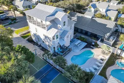 Image de Ocean Views, Pool + Private Pickleball Basketball Courts  Summerwind 5br