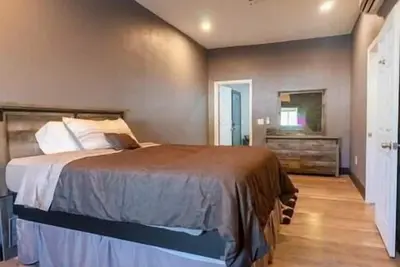 Image de Oasis on the Square