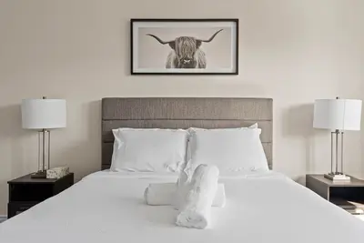 Image de Excellent 4br Town ~ Whitby ~ Garage ~ Wi-Fi ~ Friendly New Neighbourhood