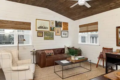 Image de Charming NoDa Cottage - Walk to Everything!
