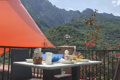 Image de Appartement Porto, à 2 pas des plages et de la marina. Idéal pour 4 personnes.