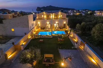 Image de 12 Sleeps /No Car Needed/2steps Agia Marina Beach/2 Pools