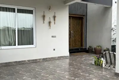 Image de 4 rooms villa luxury fell of your own home. In centre of islamabad