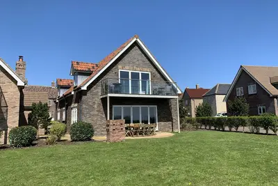 A cottage (detached) that sleeps 10 guests  in 4 bedrooms